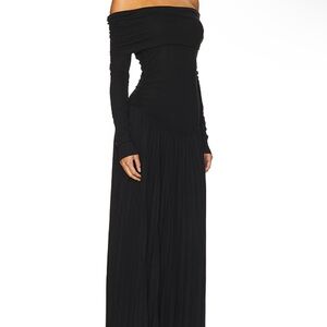 Field Of Dreams Maxi Off-Shoulder Dress Black